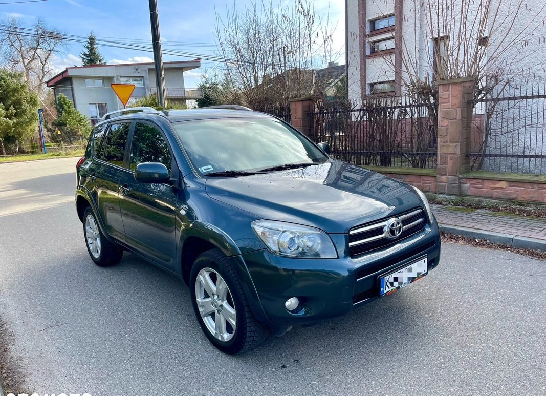 Toyota RAV4 cena 25500 przebieg: 226000, rok produkcji 2007 z Wiązów małe 154